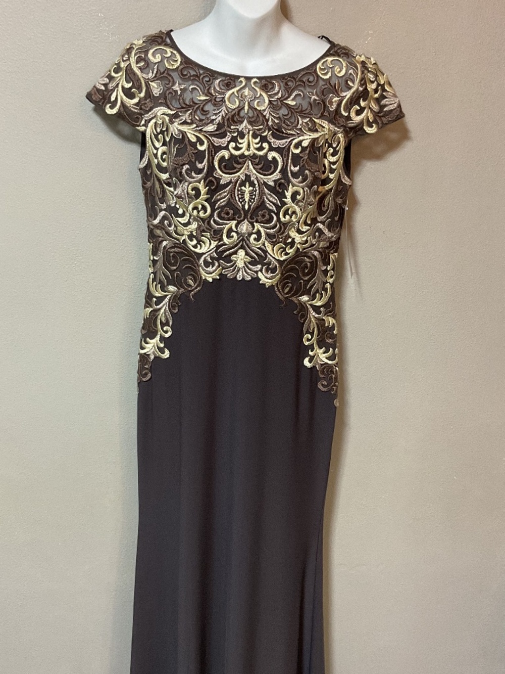 ALEX EVENINGS BROWN STRETCH CAP SLEEVE GOWN SIZE 6
